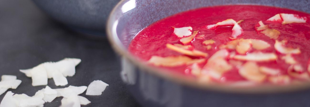 Spicy coconut beetroot soup