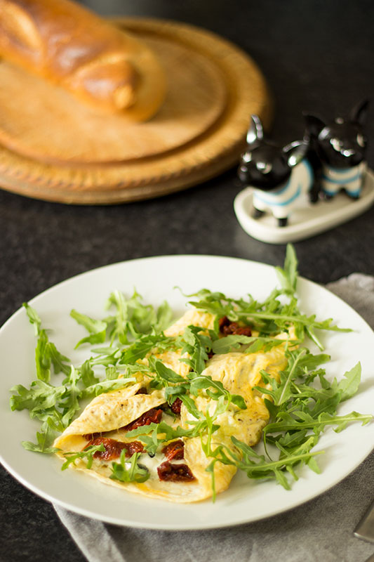 Roquefort and sun dried tomato omelette