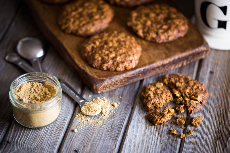 Wholemeal ginger cookies made with spelt flour and reduced sugar, as well as some wholesome oats, to really bump up the micronutrients in this recipe. Fiery ginger makes for a perfect flavour to go alongside a mug of hot milk on a cold day.