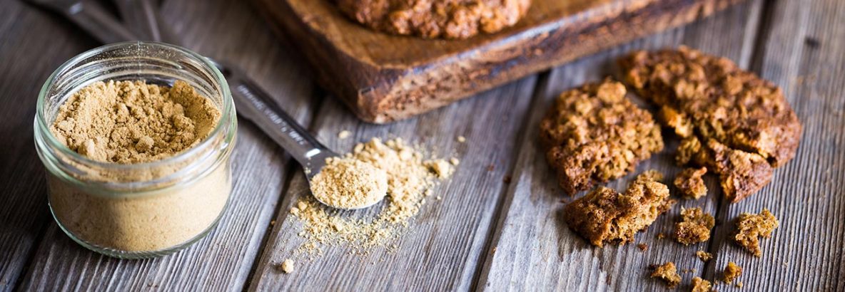 Wholemeal ginger cookies made with spelt flour and reduced sugar, as well as some wholesome oats, to really bump up the micronutrients in this recipe. Fiery ginger makes for a perfect flavour to go alongside a mug of hot milk on a cold day.