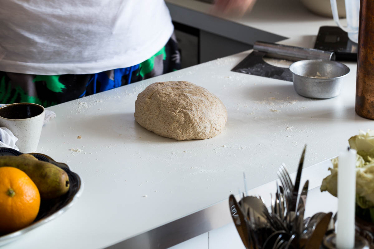 I've always wondered if I need to knead spelt dough, because it never seemed to make much difference. So I've done a side by side bake test to see if you really need to knead!